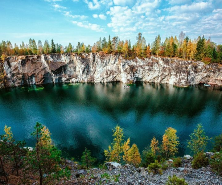 1646175326_10-sportishka-com-p-park-ruskeala-letom-turizm-krasivo-foto-13
